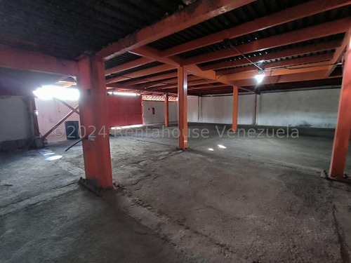 Mini Centro Comercial En Venta En La Mora I 24-29093 Irrr