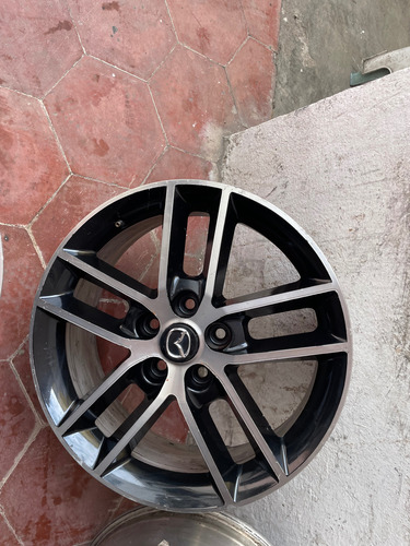 Rines 18 Mazda 3,6 Cx3 Cx5 Cx6 Cx7 Cx9 Original Impecable Negro/plata (Usado)