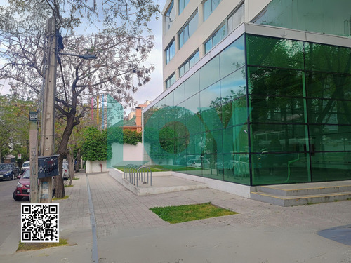 Excelente Local Comercial En Providencia.