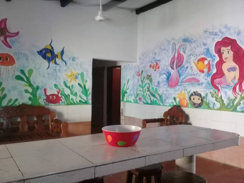 Imagen 6 de 9 de Casa Vacacional Los Chaguaramos. Ocumare De La Costa Casa Para 20 Personas Con Piscina, Jacuzzi.