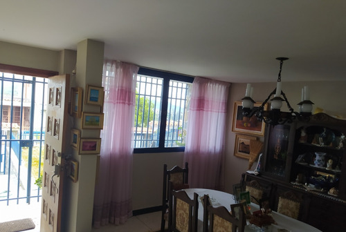 Imagen 4 de 14 de Lamanna Vta. Casa Quinta Urb. Los Castores San Antonio De Los Altos.