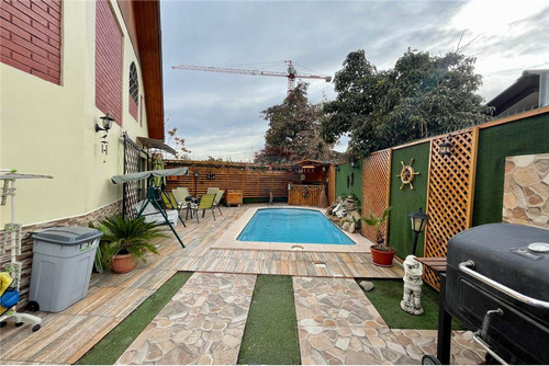 Imagen 19 de 20 de Amplia Casa Con Piscina