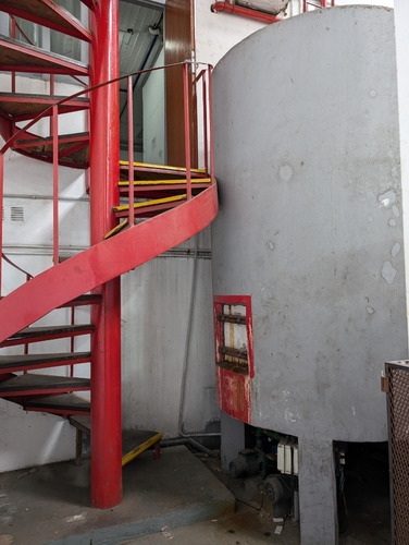 Dueño Vende O Alquila Galpón Balboa 220/230 Con Oficinas Y Local Comercial 1280 M2 Distrito Audiovisual Excelente Estado Sistema Contra Incendios Piso Reforzado Entrada Para Camiones Containers