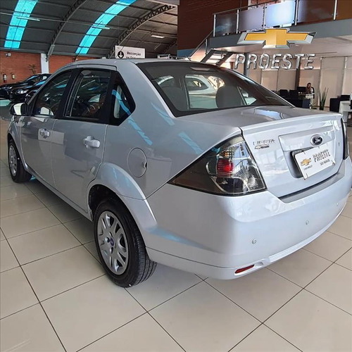 Ford Fiesta 1.6 MPI CLASS HATCH 8V FLEX 4P MANUAL