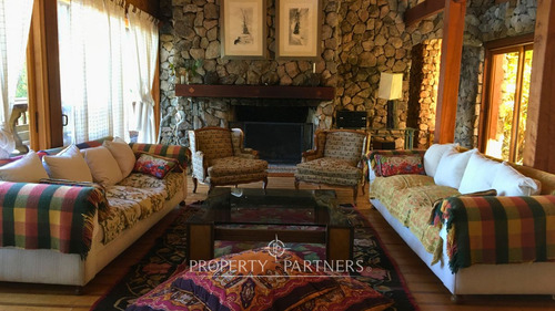 Casa De Veraneo Con Playa Propia