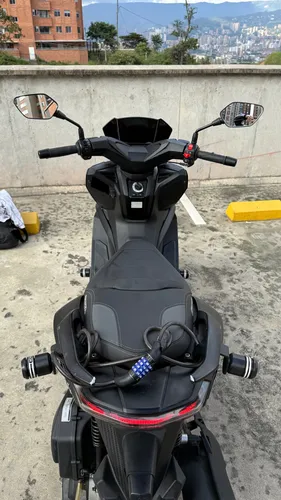 Victory Black 2024 - Como Nueva