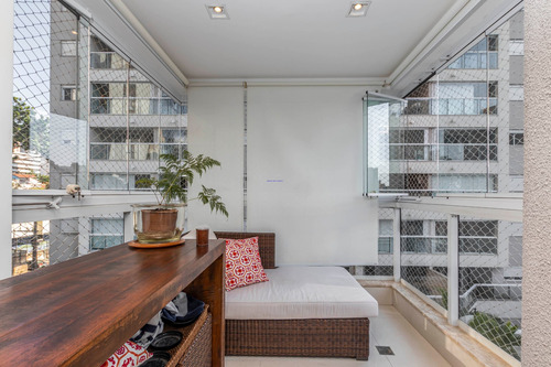 Imagem 3 de 20 de Apartamento 236m², 03 Dormitórios (sendo Suítes), 04 Banheiros E 04 Vagas Na Garagem. Condomínio Com Portaria, Segurança 24hrs, Piscina, Salão. - 21011309 - 68998718