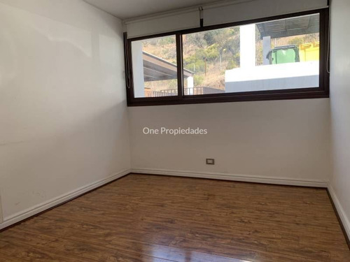 Casa En Venta En Condominio 4d/4b . Lo Barnechea