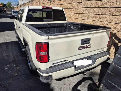 GMC Sierra 6.2 Crew Cab Denali Dvd At