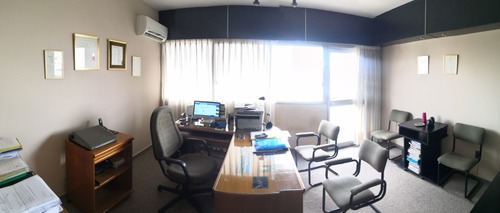 Oficina En Venta O Permuta En Cordón, Inmejorable Ubicación.