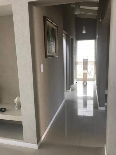 Imagen 9 de 21 de Muy Buena Casa Al Lago En Venta En San Benito - Villa Nueva
