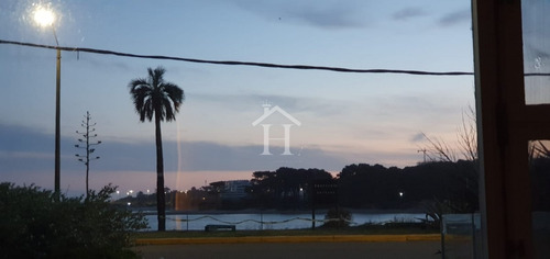 Casa En Venta En El Tesoro, 3 Dormitorios!-ref:10
