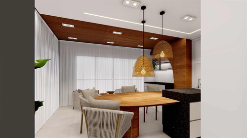 Excelente Sobrado Triplex No Centro De Balneário Camboriú Próximo À Praia Central. Viabilidade Comercial E Residencial. Fase Final De Acabamento. Negocia Entrada E Parcelamento. Venha Visitar.