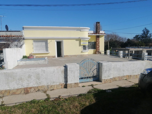 Imagen 2 de 24 de Vende Casa De 2 Plantas En Camino Mendoza A 500 Metros De La Perimetral
