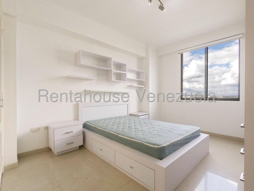 Amplio Y Moderno Apartamento Amoblado En Venta Este De Barquisimeto. Avenida Lara 25-11877 As-f