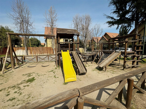 Casa En Arriendo De 5 Dorm. En Huechuraba