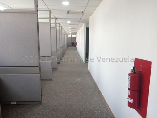 Oficina En Alquiler El Recreo 24-17917