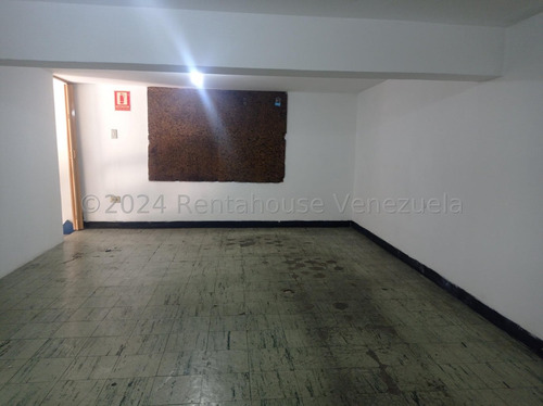 Dennymar, B55b04 Alquila Local Ofreciéndote Un Espacio De 103 Mts2, Dos Niveles, Para Ser Ambientados De Acuerdo A Tu Requerimiento Y Expandirte Asi Como Iniciarte En El Mundo Del Comercio,