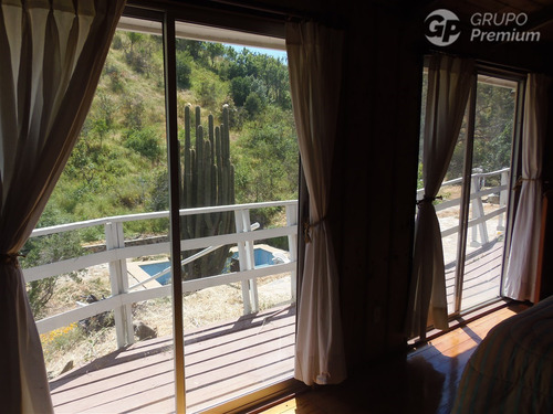 Casa En Venta De 4 Dorm. En Olmué