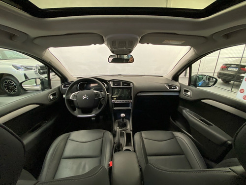 Imagen 7 de 18 de Citroen C4 Lounge 1.6 Hdi Feel Pack 2020