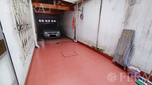 Venta De Casa 4 Ambientes Con Cochera Y Patio En Bernal