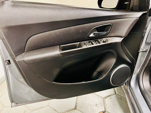 Imagen 15 de 21 de Chevrolet Cruze