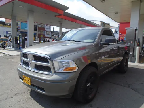 Dodge Ram 5.7 1500 Slt 4x2