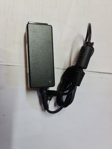 Imagen 4 de 4 de Cargador Fuente Original Asus Eee Exo 19v 2.1a Pin 5.5x2.5mm