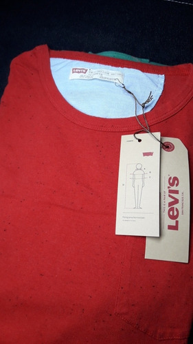 Remera Red Crew Levis