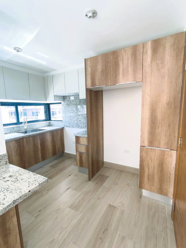 Apartamento Con Vista Espectacular En Edificio 100% Familiar (no Airnbn) Cod. 38206