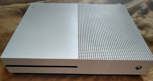 Xbox One S 1tb, 1 Joystick(cuota Sin Interés Y Envio Gratis)