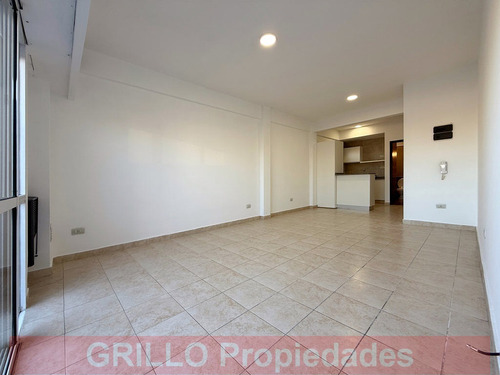 Avenida Olivera 107 - Departamento Monoambiente De 43m2. Balcón Aterrazado. Piso Alto.