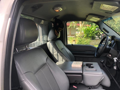 Imagen 14 de 18 de Ford F-350 Plataforma