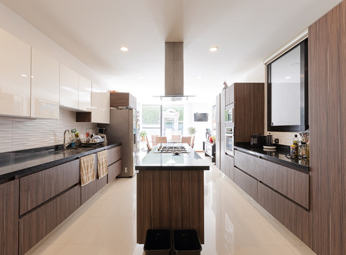 Casa En Venta La Concepcion Zavaleta Con Doble Altura Y Amplio Jardin
