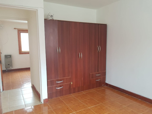 Departamento En Rio Grande, Tierra Del Fuego, Remodelado, Todos Los Servicios, Sobre Asfalto.