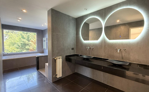 Casa En Castores Con El Mejor Acceso A Guardia Y Club House!