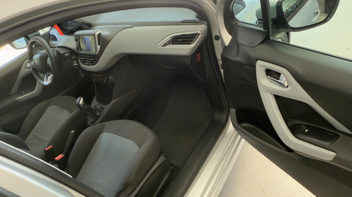 Peugeot 208 1.5 Allure Touchscreen