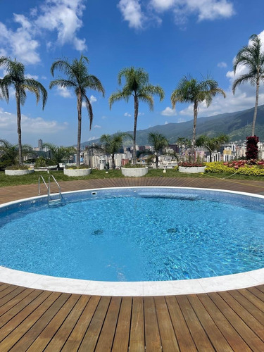 Extraordinario Y Distintivo Apartamento A La Venta En Las Mercedes.