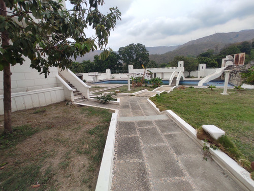 Imagen 4 de 14 de En Venta Extraordinaria Propiedad En El Castaño 04128676886