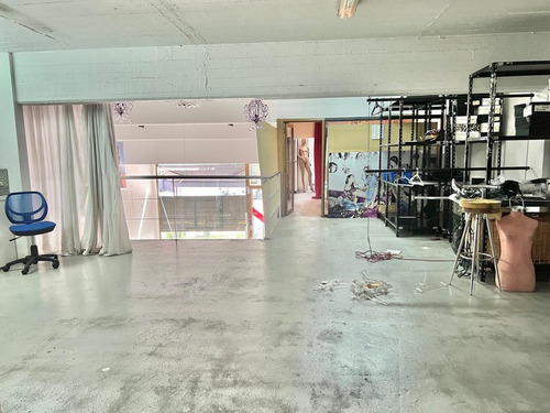 Imagen 14 de 30 de Importante Local Comercial En 2 Plantas Con Cocheras, En Las Lomas De San Isidro.