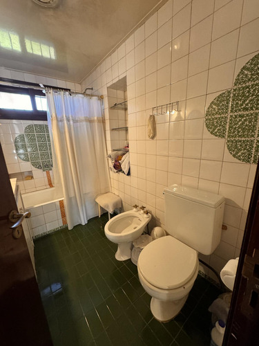 Importante Casa A Reciclar En Excelente Lote De 820 M²