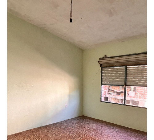 A 1 Cuadra De Av Garzón Y Ariel - Casa Y Apartamento
