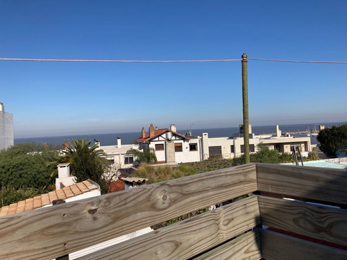 Imagen 10 de 22 de Venta Casa De 5 Dormitorios Con Parrillero Y Garaje