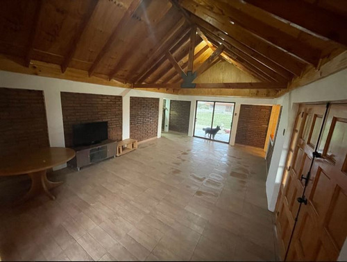 Casa En Venta De 3 Dorm. En Isla De Maipo