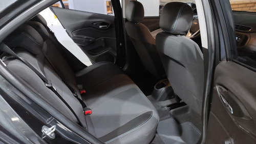 Imagem 10 de 12 de Chevrolet Onix Onix Hatch Advantage 1.4 8v Flex 5p Aut. Fle