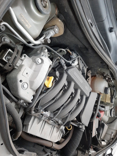 Imagen 6 de 10 de Renault Kangoo 1.6 Furgon Ph3 Confort 5as Lc 2016 Aa181 Nv