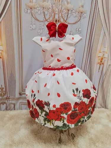 Vestido de daminha com petalas 2025