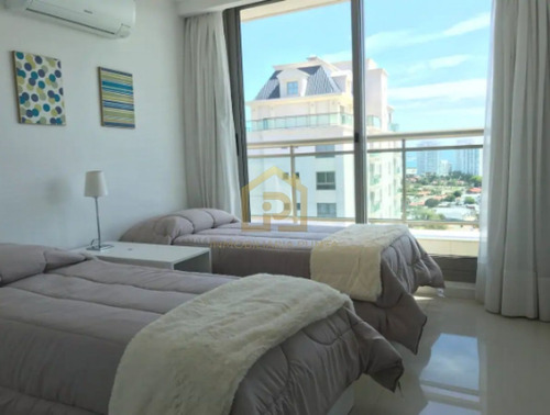 Imagen 6 de 12 de Apartamento Con Vista Al Mar En Piso Alto En Place Lafayette, Punta Del Este