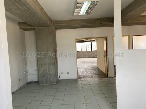 Edificio Industrial En Venta En Los Dos Caminos 24-6109