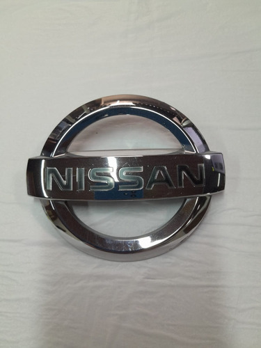 Emblema Nissan